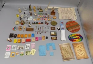Lotto Vintage Oltre 150 Accessori Casa delle Bambole Tappeto Cibo Metallo Legno Plastica - Foto 1 di 16