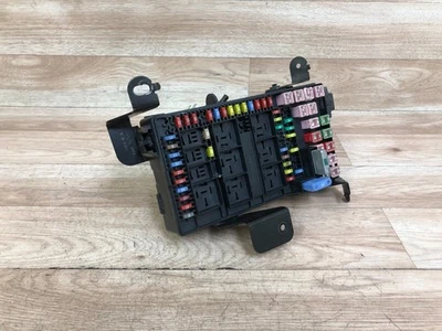 FORD F-250 F-350 OEM FRONT SAM FUSE BOX RELAY FUSES ASPEN BLOCK 2003-2004 - Image 1 of 4