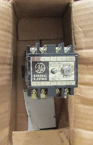 GE Timer and Relay Assembly CR122BT 02022A - Picture 1 of 3