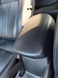 Kia Sportage Mk3 10-16 Front Centre Black Leather Arm Rest 84660 3W010WK - Picture 1 of 3
