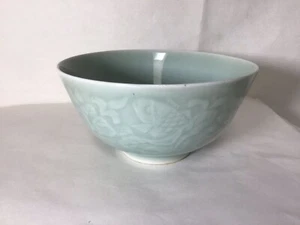 TT48 Vintage Chinese Green-Glazed Beautiful Longquan Porcelain Bowl Set of 3 - Picture 1 of 5