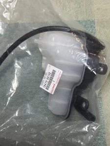 TOYOTA TANK PLASTIC 16470-50130 1647050130 OEM Japan NEW RADIATOR RESERV Genuine - Picture 1 of 3