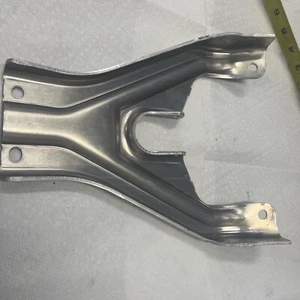 Soporte de parachoques CanAm 705003505 nuevo - Imagen 1 de 6