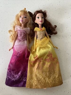 Original 2015 DISNEY PRINCESS ROYAL SHIMMER BELLE AND AURORA DOLL- HASBRO Foto 1 de 4