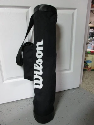 Bolsa de golf Wilson ligera negra Sunday Carry - correa ajustable - impecable estado Foto 1 de 4