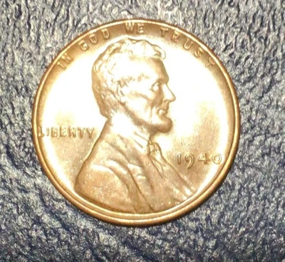 1940 LINCOLN PENNY, AU WITH BROWNISH PATINA AND REDISH HIGHLIGHTS - Image 1 of 2
