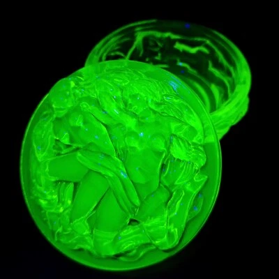 Caja de vidrio de uranio vaselina amarilla vidrio transparente caja baratija mujeres desnudas Foto 1 de 4