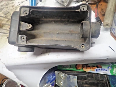 Honda 125 TRX 1985 Four Trax caja de aire sin cubierta Foto 1 de 4