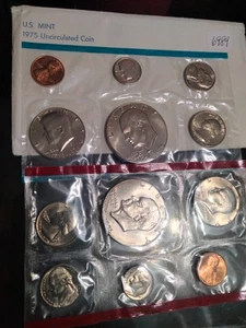 1975 US MINT UNCIRCULATED COIN SET - ( TYPE 1 RARE IKE'S) P & D MINT IN OGP - Picture 1 of 2
