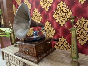 Gramófono antiguo HMV fonógrafo totalmente funcional en funcionamiento, tocadiscos Win-up - Imagen 1 de 7