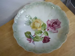 Antike Schale mit grünem Zierrand und Rosenstrauß 9 7/8 cm - Bild 1 von 5