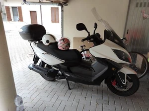 Scooter Kymco Xciting 300r, anno 2008-2014 - Foto 1 di 2