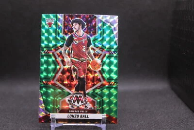 Lonzo Ball #33 2021 Panini Mosaic Green Chicago Bulls - Image 1 of 2