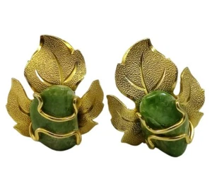 Vintage Gold Leaf and Green Stone Earrings Screwback - Picture 1 of 12