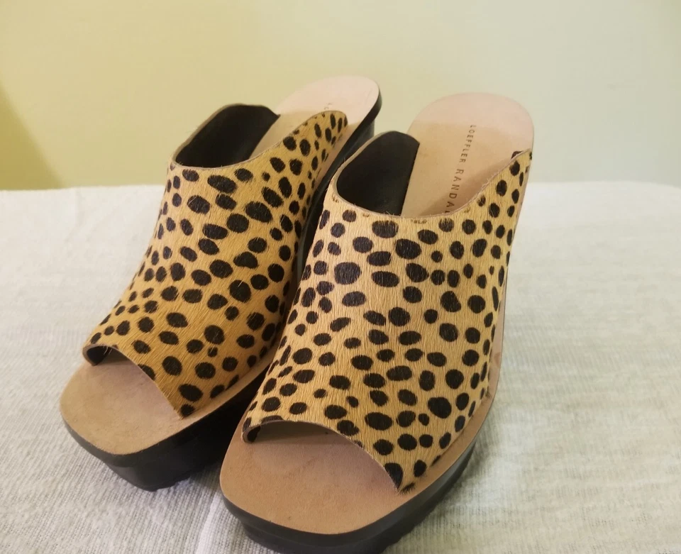  Tacón plataforma con cuña estampado animal Loeffler Randall "Ponyhair" talla 8 regular $400 Foto 1 de 4