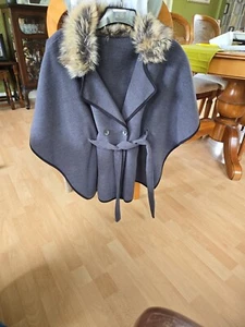 Gray Poncho With Fake Fur Neckline One Size - Picture 1 of 5