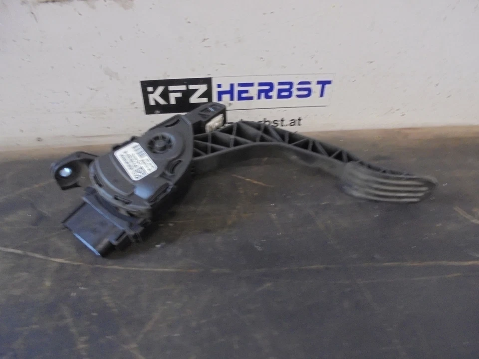 Gaspedalpotentiometer Volvo XC60 8G9N9F836BA 2.4 120kW D5244T5 125356 - Photo 1/1