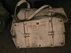 VTG U.S. Navy Zipper Large CANVAS BAG. SOLIDERS NAME ON BOTTOM OF BAG 18X11X15 - Picture 1 of 6
