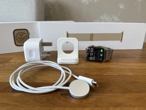 Apple Watch Series 8 41 mm acier inoxydable doré GPS + cellulaire débloqué, milanais L - Photo 1 sur 23