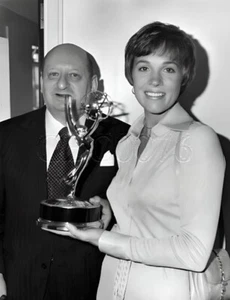 Julie Andrews 8x10 Photo 6725-55 - Picture 1 of 1