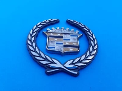 00 01 02 03 04 05 CADILLAC DEVILLE REAR LID EMBLEM LOGO BADGE SYMBOL OEM (2000) - Изображение 1 из 3