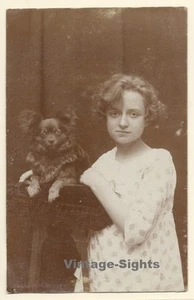 Great Take Of A Pretty Girl & Her Pomeranian Dog (Vintage RPPC 1910s/1920s) - Imagen 1 de 1
