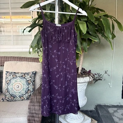 Vestido midi vintage Y2K años 2000 Charlotte Russe púrpura brillante floral hada mediano Foto 1 de 4