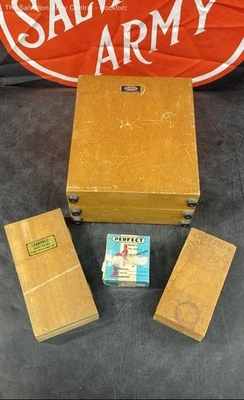 Tasco Deluxe Perfect Black Scientific Lab Instrument Microscope W/Slides Lot 4 - Image 1 of 4