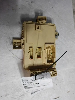 2017 Hyundai Tucson Body Control Module OEM 95400D3600 91K Miles Grey - Image 1 of 4