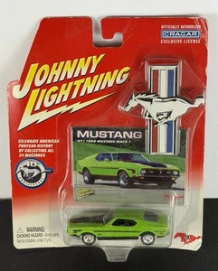Johnny Lightning Green 1971 Ford Mustang Mach 1 Collectible Car New - Picture 1 of 5