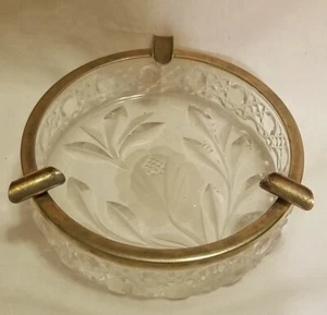 Vtg Clear Crystal Glass Gold Rim 3 Slot Round 4.75" Diameter Home Decor Ash Tray - Picture 1 of 8