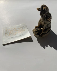 Harmony Kingdom Zebra auf Löwe Fahrersitz Schmuckfigur OHNE BOX - Bild 1 von 4