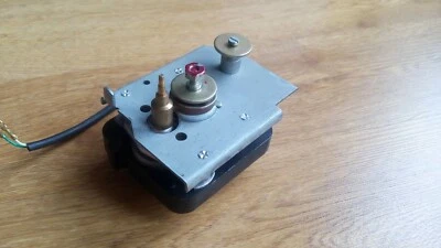 Dual idler drive motor 223937, from 1211 model, tested, 220-240 V, 50 Hz - Image 1 of 4