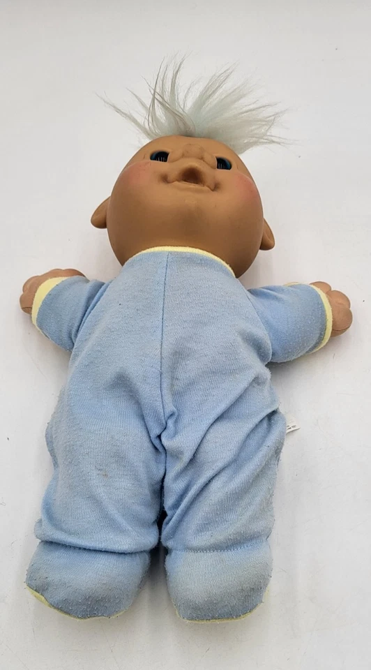 Muñeca de colección Russ Troll 12” pelo blanco punto azul pijamas cuerpo suave arco cara vinílica años 90’s Foto 1 de 4