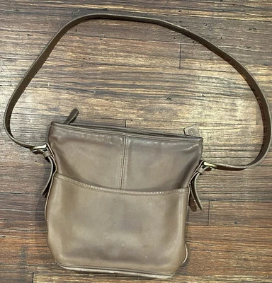 Vintage COACH Classic Leather Bleeker Brown Bucket Shoulder Crossbody Bag USA - Image 1 of 4
