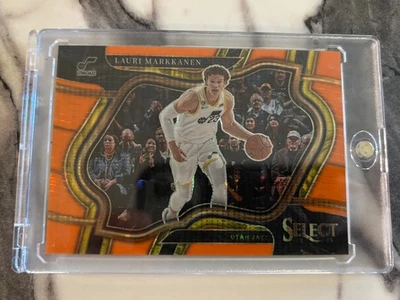 Lauri Markkanen - 2022 Select FOTL Neón Naranja Pulsar /15  Foto 1 de 2