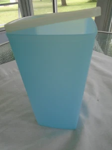 Tupperware Tall Rectangular Blue Storage Container With Lid From Estate 8" X 4.5 - Picture 1 of 4
