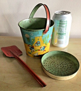 Vintage J Chein 50s Childs Toy Tin Sand Pail, Strainer & Metal Shovel Fish Ocean - Picture 1 of 8