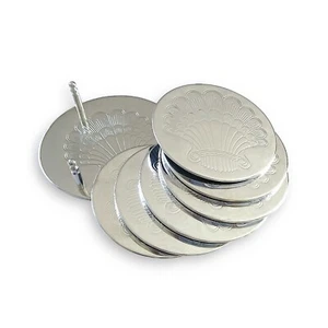 Set sottobicchieri placcato argento set di 6 con caddy design guscio in rilievo - Foto 1 di 6