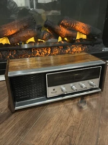 VINTAGE PANASONIC TABLE TOP SOLID STATE MODEL RE-7369 AM/FM RADIO WORKING COND. - Picture 1 of 5