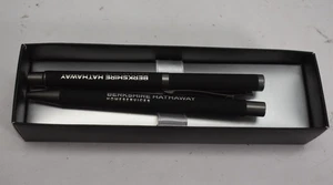 Juego de 2 bolígrafos de tinta negra Berkshire Hathaway Homeservices - Imagen 1 de 6