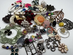 Broken Floral Jewelry For Crafts Or Repurposing Vintage/modern - Picture 1 of 7