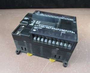 OMRON PLC / CP1E-N30SDT-D - Imagen 1 de 2