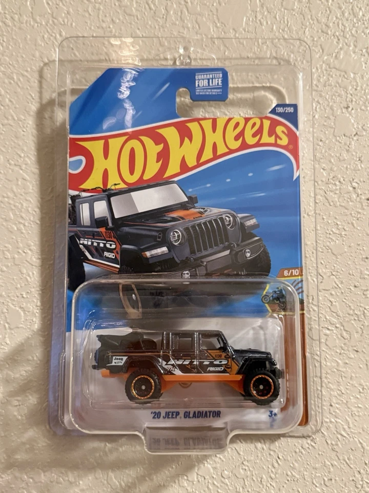 风火轮超级寻宝 - '20 吉普角斗士带保护盒 — 第 1/1 张图片