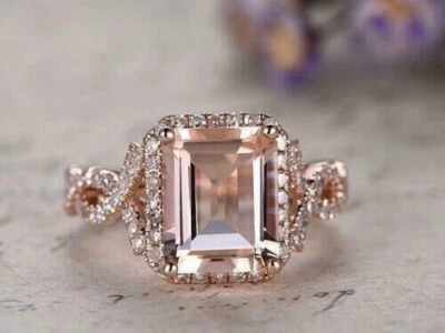 Anillo de compromiso enchapado en oro rosa de 14 quilates con halo de morganita simulado de corte esmeralda de 3,50 quilates Foto 1 de 3