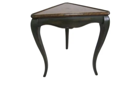 法国路易十五风格橡木三角口音角桌彩绘花朵深色 — 第 1/4 张图片