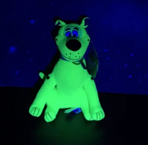 Neon Green Scooby Doo Glowing Blacklight Roughly 9" Plush Stuffed New w/ Tag WB - Picture 1 of 15