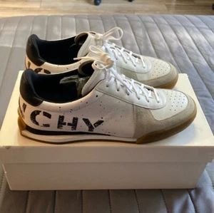 Givenchy logo Sneakers White/Black Men Size US 8.5 / EU 41 - Picture 1 of 9