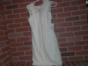 KENSIE WOMANS FLORAL  DRESS SIZE 6 NEW WITH TAGS - Picture 1 of 3