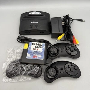 Mini consola de juegos Sega Genesis Classic AtGames 80 juegos integrados + controladores - Imagen 1 de 23